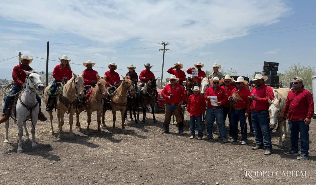 Un recorrido con historia, color y tradición: la Cabalgata de Múzquiz 2025 $!Un recorrido con historia, color y tradición: la Cabalgata de Múzquiz 2025