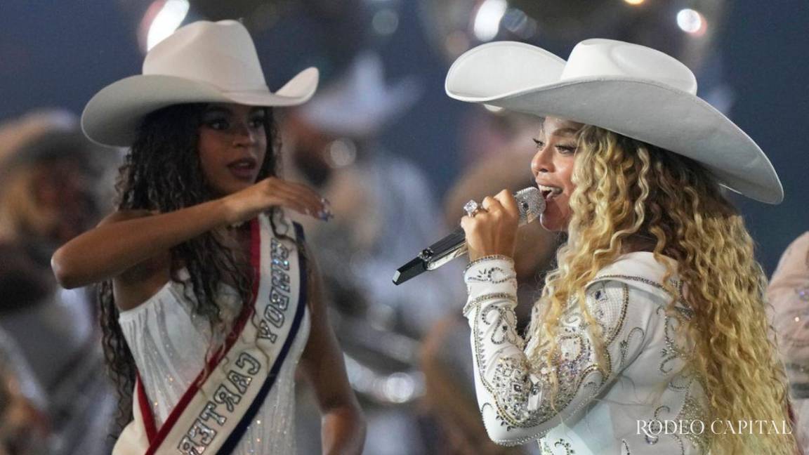 Beyoncé ofrece homenaje al oeste y al rodeo en el primer show del medio tiempo de la NFL en Navidad Beyoncé ofrece homenaje al oeste y al rodeo en el primer show del medio tiempo de la NFL en Navidad