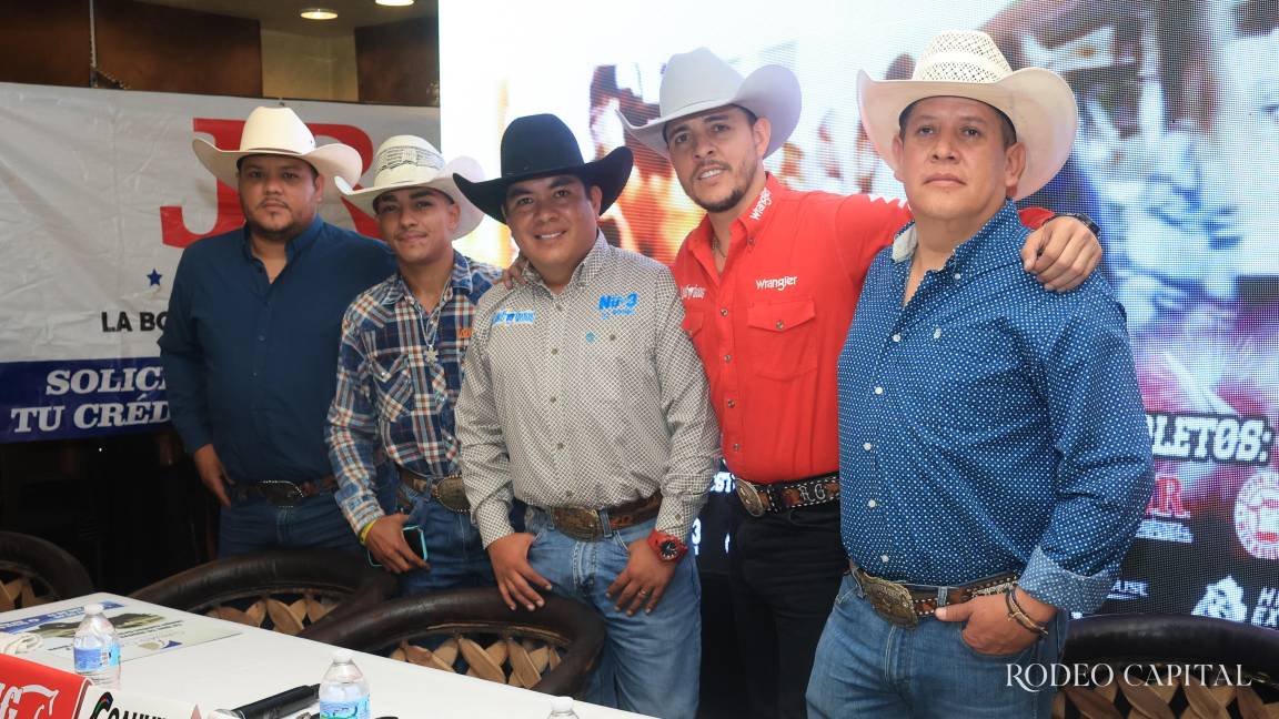 Todo listo para la emoción del rodeo Cuernos Chuecos Todo listo para la emoción del rodeo Cuernos Chuecos