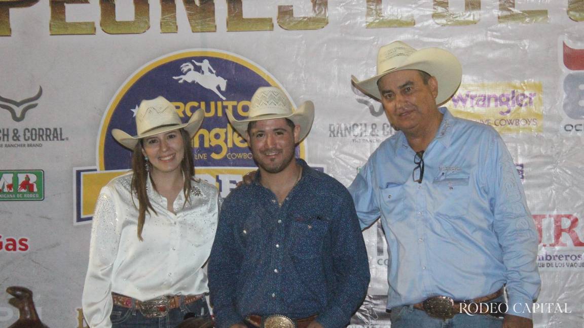 Corona Circuito Wrangler a campeones del rodeo Corona Circuito Wrangler a campeones del rodeo