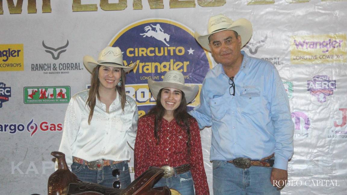 Corona Circuito Wrangler a campeones del rodeo Corona Circuito Wrangler a campeones del rodeo