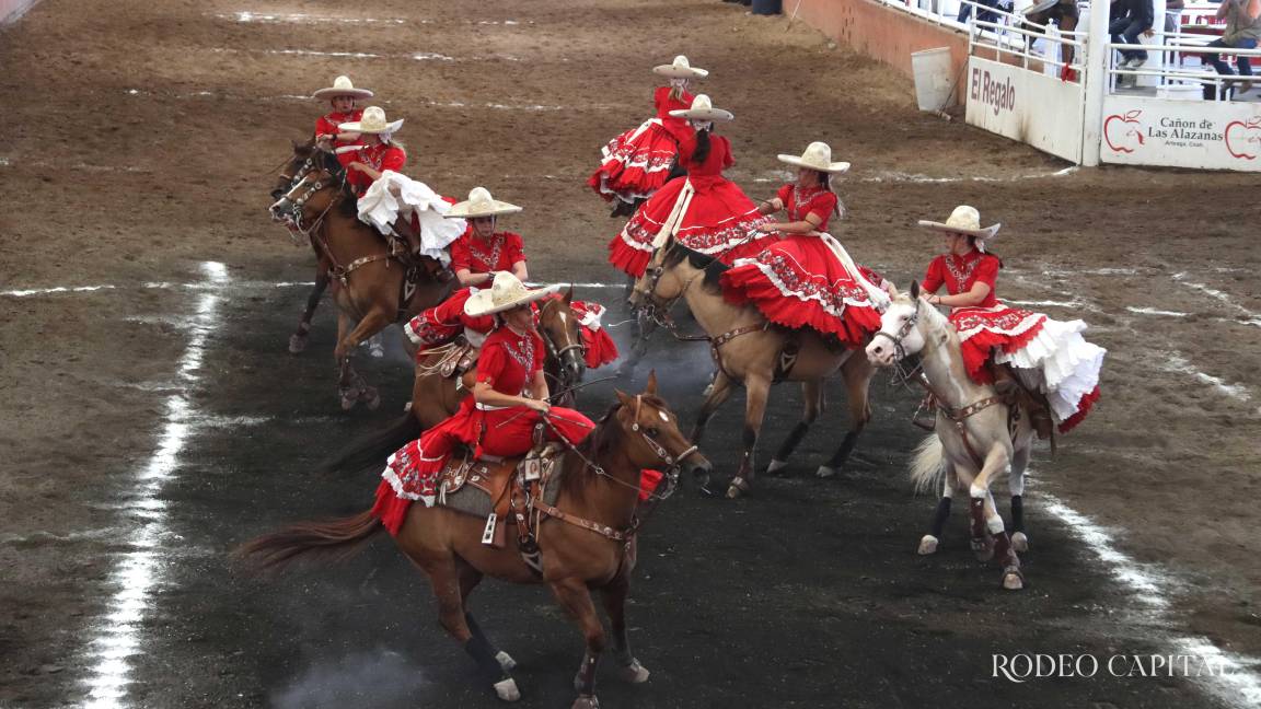 Viven la pasión charra en el Campeonato Nacional de la Manzana Viven la pasión charra en el Campeonato Nacional de la Manzana
