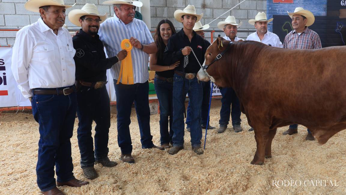 Premian en Feria Ganadera a los mejores ejemplares de la región Premian en Feria Ganadera a los mejores ejemplares de la región