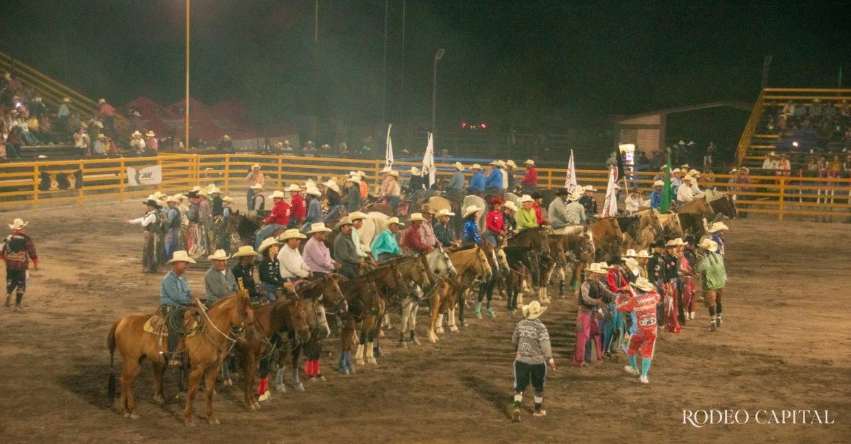 Viven gran fiesta vaquera en Múzquiz con las Finales Estatales de Rodeo $!Viven gran fiesta vaquera en Múzquiz con las Finales Estatales de Rodeo