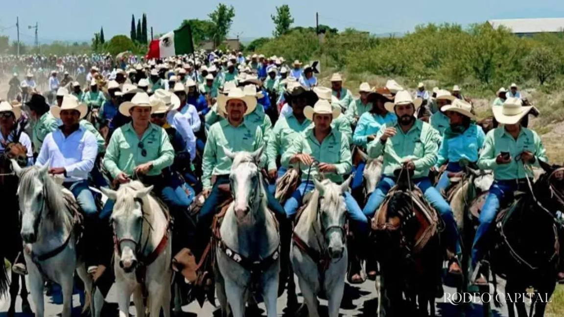 Cabalgan más de 2 mil jinetes por San Buenaventura, en el 80 aniversario de la Feria Cabalgan más de 2 mil jinetes por San Buenaventura, en el 80 aniversario de la Feria