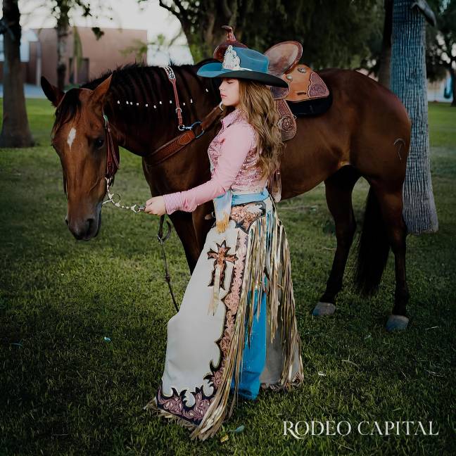 Camila empezó a competir en las suertes del rodeo desde los 6 años y aún tiene muchas metas por cumplir en el deporte. $!Camila empezó a competir en las suertes del rodeo desde los 6 años y aún tiene muchas metas por cumplir en el deporte.