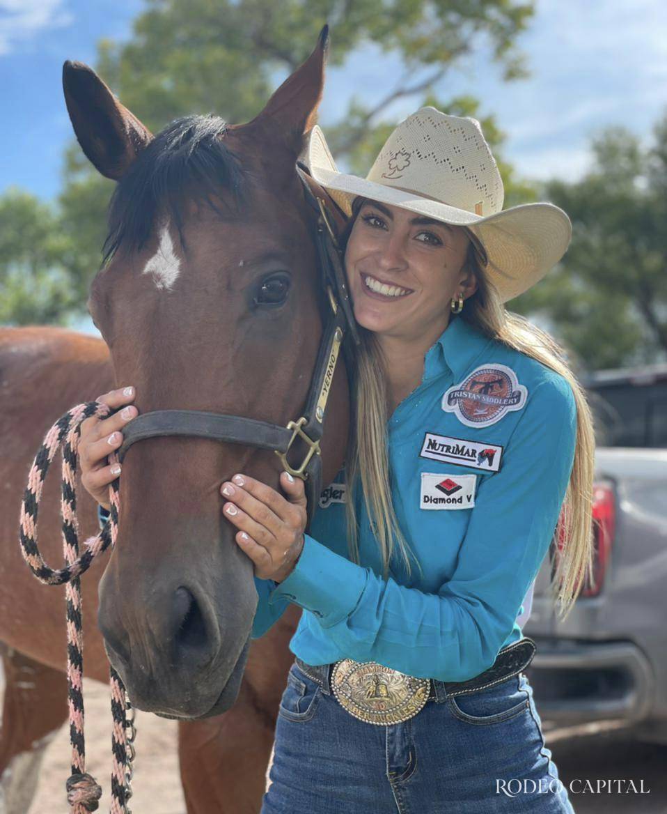 Paulina combina su labor de madre y su carrera competitiva con la equinoterapia. $!Paulina combina su labor de madre y su carrera competitiva con la equinoterapia.