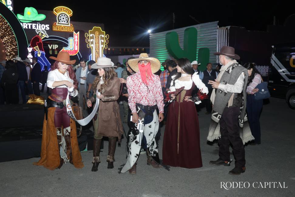Inaugura Manolo Jiménez el Rodeo Saltillo; anuncia el proyecto Expo Coahuila $!Inaugura Manolo Jiménez el Rodeo Saltillo; anuncia el proyecto Expo Coahuila