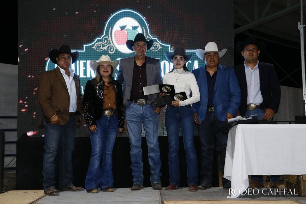 Natalia Hinojosa campeona en Amarre de Chiva y Lazo en Falso. $!Natalia Hinojosa campeona en Amarre de Chiva y Lazo en Falso.