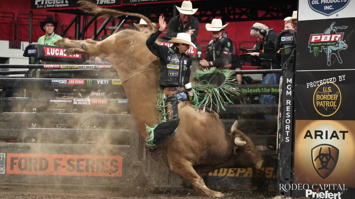 $!“The Dragonslayer” se convirtió en sinónimo de valentía para toda una generación de aficionados al bull riding.