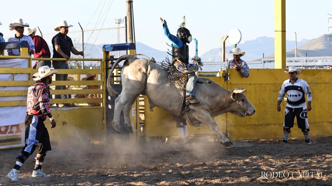 Viven la emoción del Rodeo Botas y Sombrero
