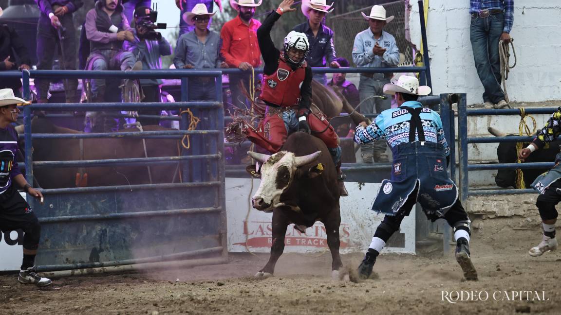 Domina Alfredo Ruvalcaba en el Súper Bull de Las Encinas