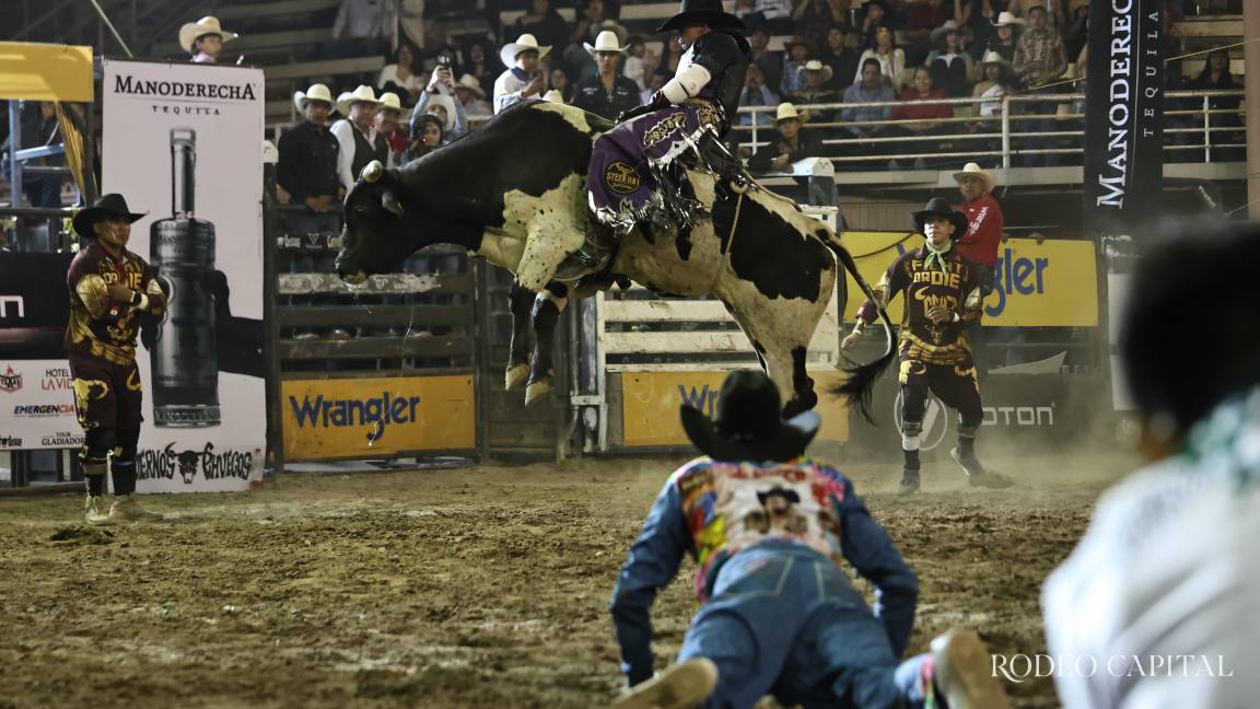 Cuernos Chuecos corona a Erick Montañez en Saltillo