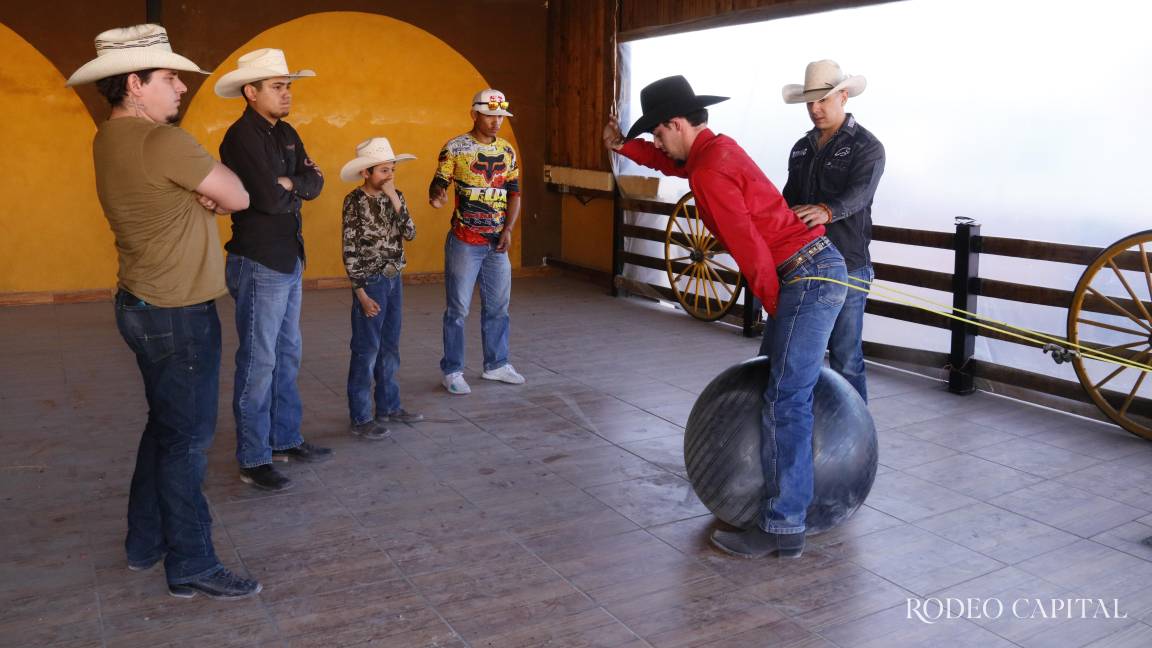 Prepara Pony Express a nuevas generaciones de jinetes