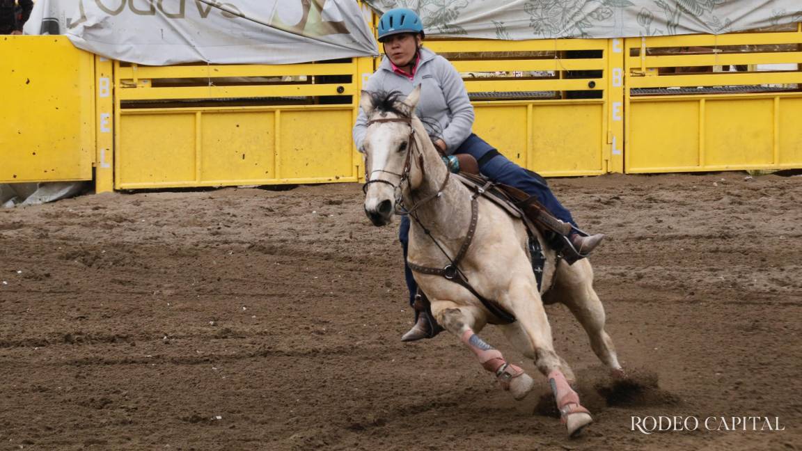 Se preparan jinetes para Campeonato Nacional de Barriles