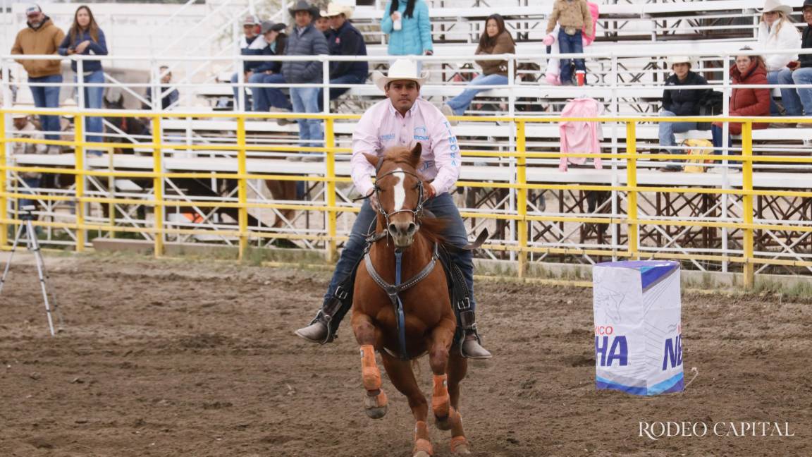 Se preparan jinetes para Campeonato Nacional de Barriles