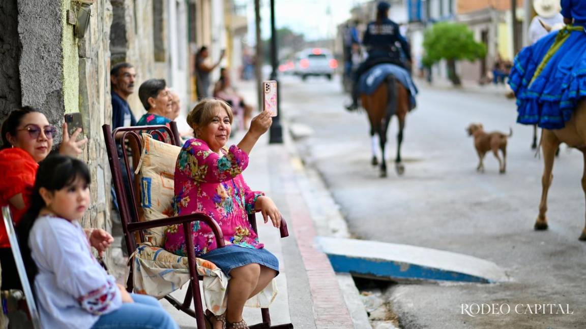 Cabalgan en Ramos Arizpe para celebrar el orgullo norteño
