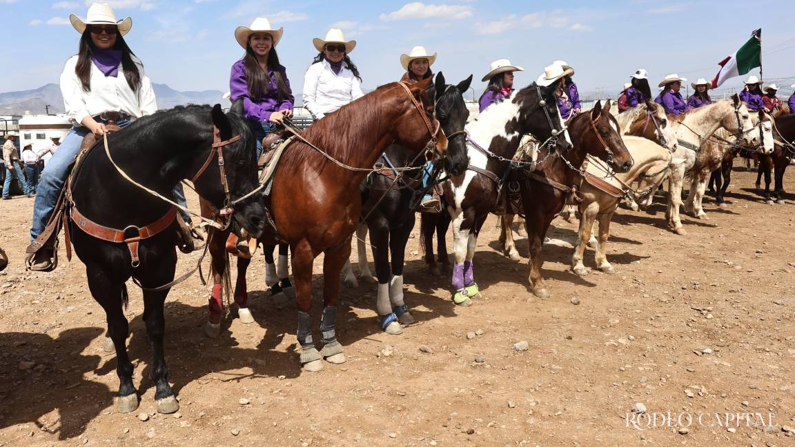 Celebran a caballo el orgullo de ser mujer