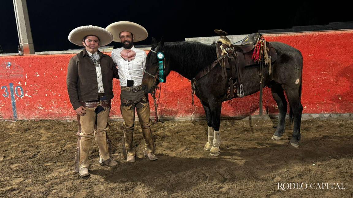 El charro Ricardo Flores celebra cumpleaños con competencia de coleadero
