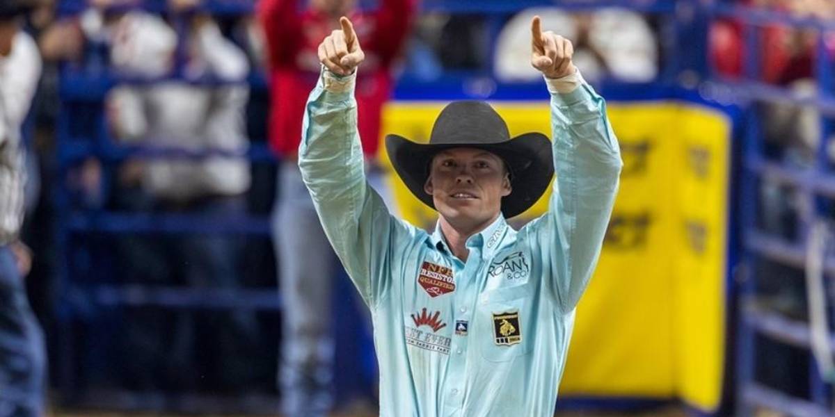 Tucker Allen derribó a su novillo en 3.9 segundos para conseguir su tercera victoria en NFR 2025.