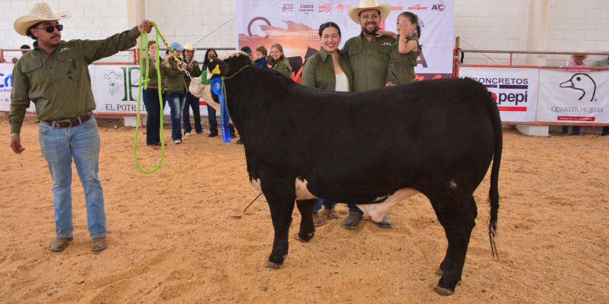 El rancho Mi Buena suerte ganador de la categoría Chica de Becerro Gordo.