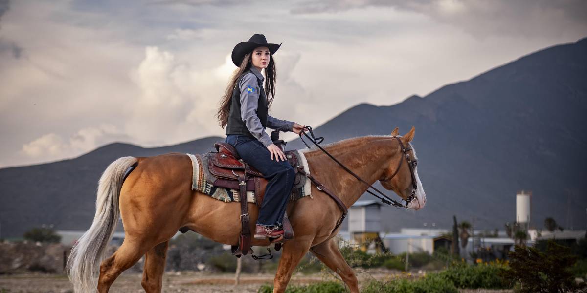 La atleta mexicana se convirtió en la primera en recibir la prestigiosa “Claude Mullins Memorial Scholarship Award”.