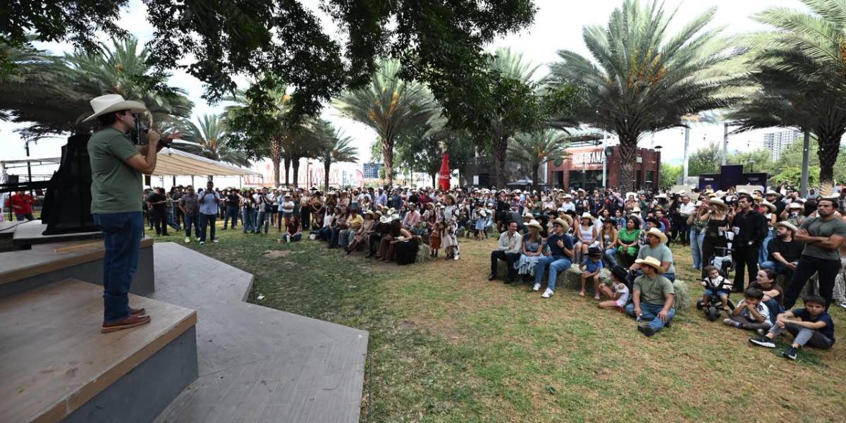 En un paseo comercial del norte de la ciudad se llevó a cabo la presentación del Rodeo Saltillo 2026.