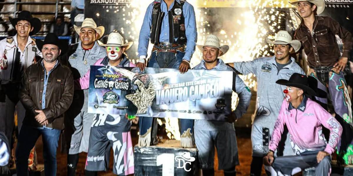A dos semanas de la gran final, Francisco García logra la hebilla de campeón en la etapa 34 de Cuernos Chuecos.