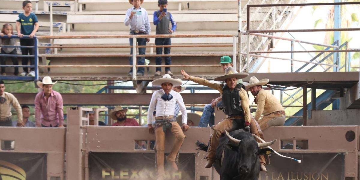 En el Lienzo Charro Profr. Enrique González Treviño se reconocerá la trayectoria de don Macario González y se celebrará el aniversario del recinto.