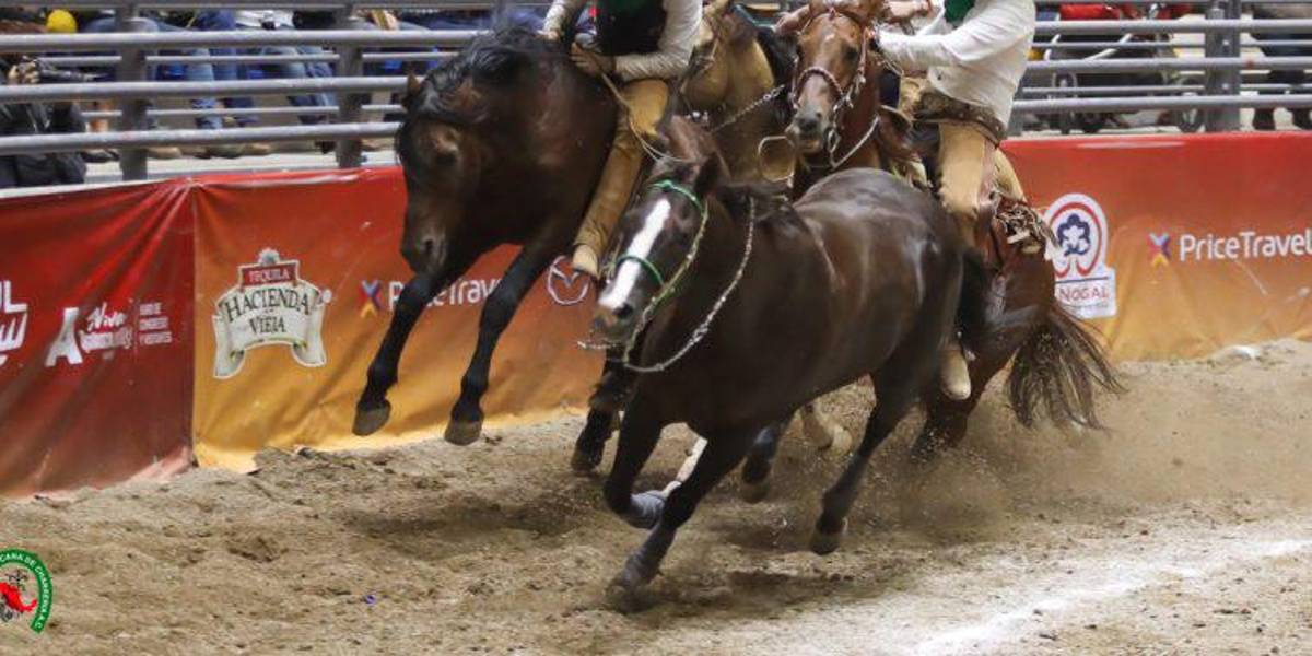 El paso de la muerte es una de las suertes más peligrosas de la charrería.