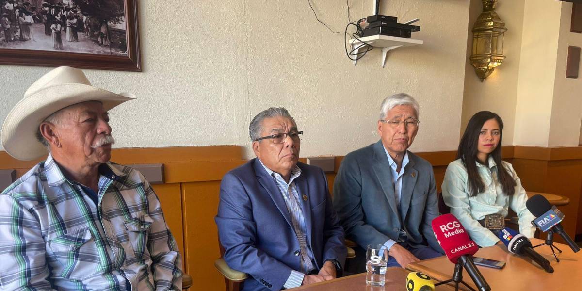 Autoridades de la UAAAN presentaron los pormenores de la Expo UAAAN, entre lo que destaca la tradición del rodeo y la charrería.