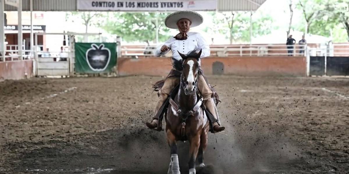 En el 59 Congreso Estatal Charro de Coahuila, celebrado en el mes de junio, Leonardo Dávila Salinas fue el campeón en la Cala de Caballo.
