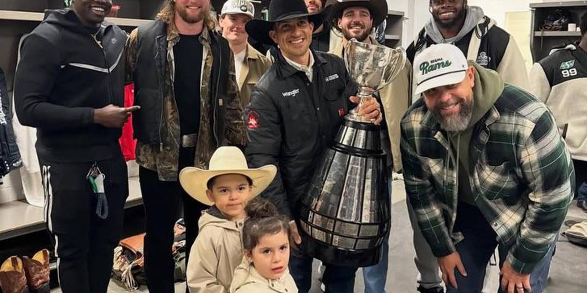 Édgar Durazo, el único mexicano en el PRCA Maple Leaf Circuit Finals, se enfrentó a jinetes de Canadá y Eslovaquia.