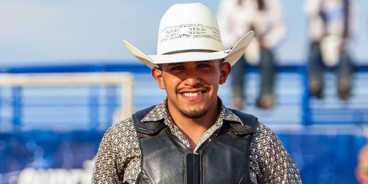 Eliud Arando Romero, jinete de toro originario de Saltillo, falleció el domingo durante el evento “Rodeo de la Primavera”, en Chihuahua.