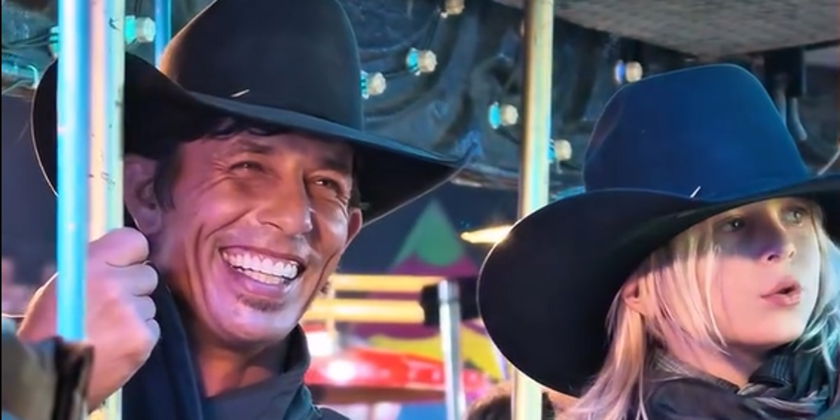 Desde el viernes por la tarde, la leyenda del rodeo mundial J.B. Mauney está de visita en Chihuahua junto con su hijo, Jagger Griggs Mauney.