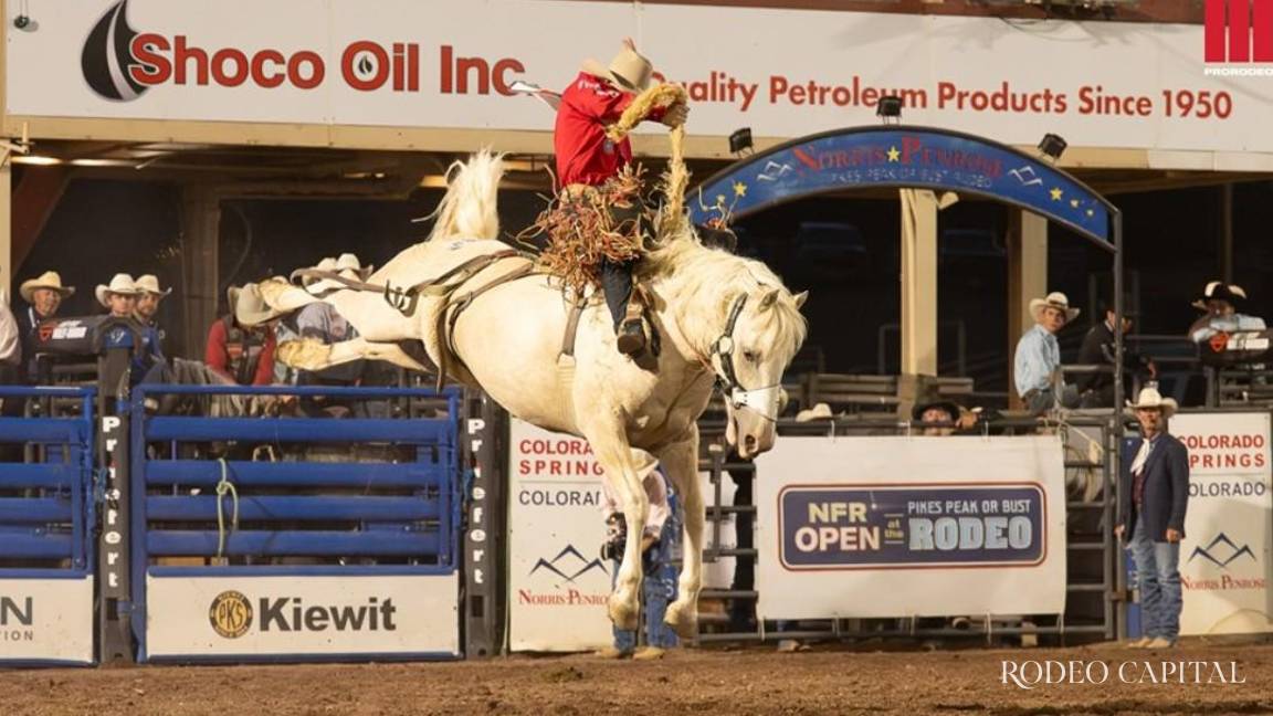 Kade Bruno, es tricampeón del NFR Open