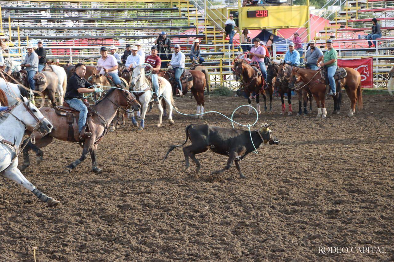 $!Drones, música y mucha carnita asada: así se vivió el primer día del Campeonato Nacional de Parrilla Saltillo 2025