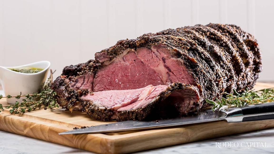 Fuego y Sazón: El Banquete de la patrona, el majestuoso Prime Rib