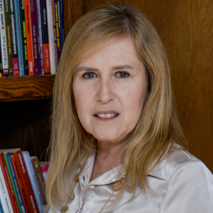 María del Carmen es originaria de Saltillo y licenciada en Ciencias de la Comunicación; actualmente se dedica a dar pláticas prematimoniales en la Diócesis de Saltillo, junto a su esposo.