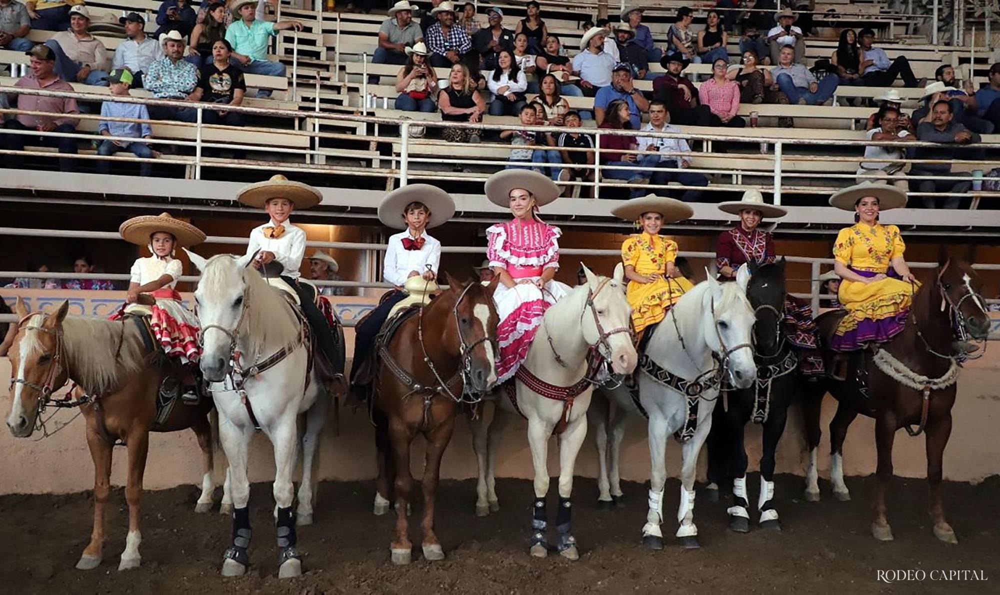 $!A caballo aprendió disciplina, carácter y respeto por una tradición que ahora transmite a su familia y nuevas generaciones.