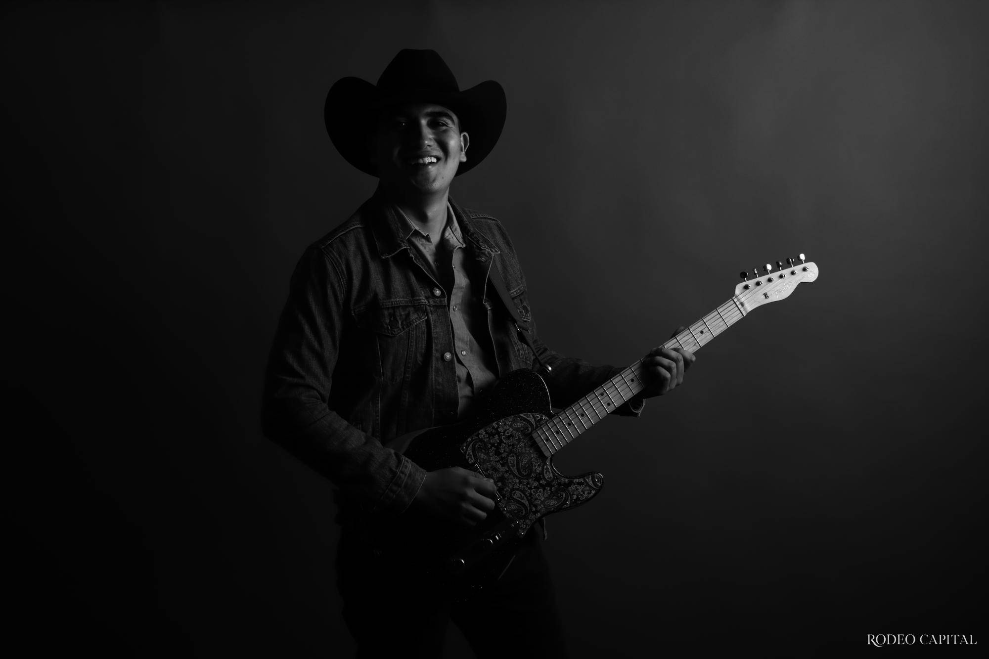 $!Kevin Gallegos, guitarra líder.
