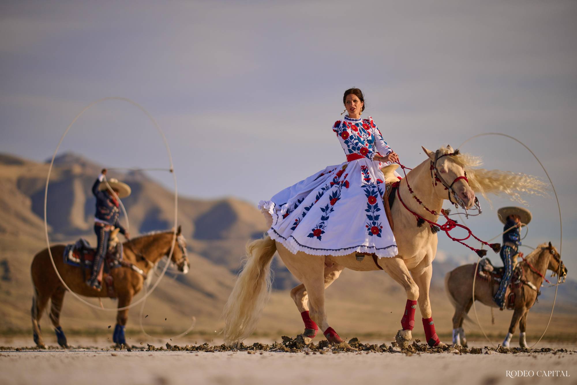 $!Justine Garcilazo, elegancia y fuerza sobre el caballo. FOTO: DIEGO HUERTA