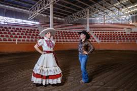 Nasyerih, entre la elegancia de la escaramuza y la velocidad del rodeo: dos tradiciones, una misma pasión. FOTOS: OMAR SAUCEDO