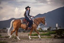 La atleta mexicana se convirtió en la primera en recibir la prestigiosa “Claude Mullins Memorial Scholarship Award”.