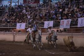 La Charreada Nocturna Universitaria se llevó a cabo en el Lienzo Charro Profr. Enrique González Treviño.