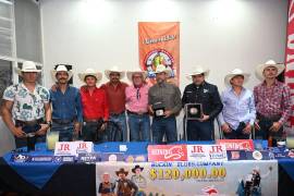 Los organizadores y jinetes nacionales y extranjeros que participarán en el International Bull Riding Challenge 2026 se declararon listos para esta competencia que será mañana.