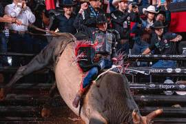 Álvaro Álvarez durante una de sus montas en Barretos 2025.
