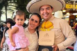 El charro saltillense compartió con su familia este triunfo en uno de las competencias de charrería más importantes del país.