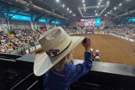 Iniciar a un niño en las disciplinas del rodeo requiere mucha paciencia y pasión por el deporte.