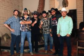 En rueda de prensa, los integrantes de Bysonte presentaron su primer video clip.